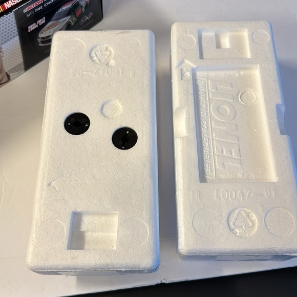 Dale Earnhardt Jr #88 Lionel NASCAR 1:24 Scale - Picture 14 of 14